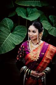 photo of a marathi bride dressed up for