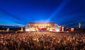 Based out of vienna, austria, donauinselfest is europe's largest open air festival and hosts thousands of acts on the last weekend. 32 Donauinselfest 2015 Europas Grosstes Open Air Bei Freiem Eintritt In Wien Culturalatina At