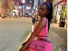 Popular nigerian singer david adeleke famed davido is in the news again for his show of public display of affection with his new girlfriend mya yafai in in the photos that have become a growing sensation since it was first shared, mya yafai, who was spotted with davido some weeks back was seen having. S2ziuuz6 Z Rum