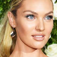 did candice swanepoel walk down the