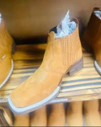 Guzerá Moda Coutry - Fabricante de Botas na Rua 44 em Goiânia.