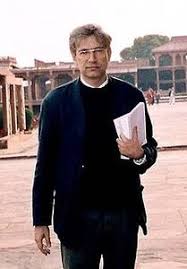 Orhan pamuk was born in istanbul in 1952 and grew up in a large family similar to those which he describes in his novels cevdet bey and his sons and the black book, in the wealthy westernised. Orhan Pamuk Populyarni Knigi V Internet Knigarni