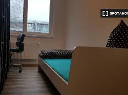 Modern wohnt es sich an der schlangenbader straße. 4 Zimmer Wohnung Mieten In Charlottenburg Wilmersdorf Nestoria
