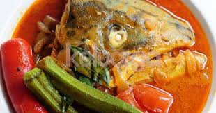 Tumis bawang putih & bawang bombay hingga wangi kemudian. 4 Resipi Salmon Ala Melayu Wow Memang Terangkat Keluarga