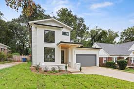 Available in 3 different elevations, we focused on connecting the interior with the exterior living areas, maximizing your florida lifestyle experience. 2546 Tilson Dr Se Atlanta Ga 30317 Realtor Com