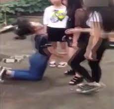 壮絶！ 中国・女子中学生の集団いじめ ひざまずかせビンタに蹴り… 世界中から非難の声 - 産経ニュース