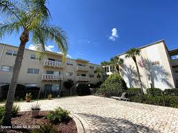 221 columbia dr apt 241 cape canaveral