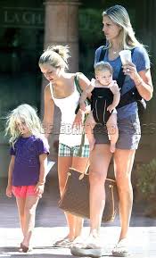 gabrielle reece and sleepy daughters in