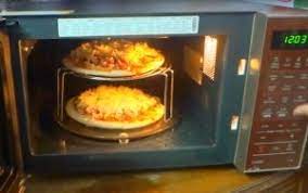 can you microwave frozen pizza can