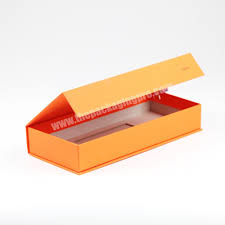folding gift bo with magnetic lid