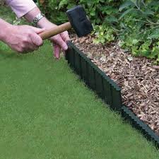Draw Lawn Edging Between Garden And