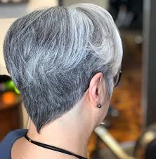 Lift your hair to create even more volume, or make a kind of hat by lifting the bangs and hair at the crown. Edgy Gray Haircuts These Aren T The Gray Hairstyles Your Grandma Wore It S Rosy