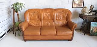 Втора употреба продава се ляв холов ъглов диван, много запазен, цвят диня, дамаската е от плат, с бежови възглавници. Meka Mebel Estestvena Antik Bg Mebelite Vtora Upotreba Facebook