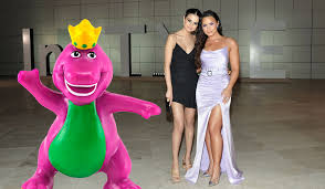 Lovato was a child actor on barney and friends, but found wider fame on the disney channel as a teenager. Some People Just Discovered Demi Lovato And Selena Gomez Were On Barney Together And They Cannot Deal Brobible