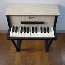 jaymar toy piano piquant