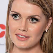 lady kitty spencer is now a pilot and