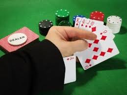 La importancia del farol en el poker: aprende a engañar a tus rivales > Deportes