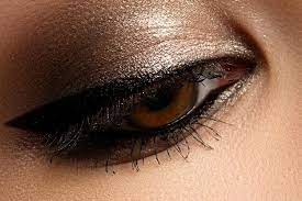 makeup for dark eyes