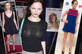 Actually, her mother worked as a model in the 1960s before pursuing a real estate career. Christina Ricci Ihr Look Ist Top Ihr Facelift Ein Flop
