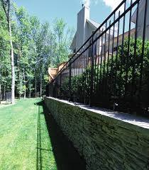 Stone Retaining Wall With Aluminum