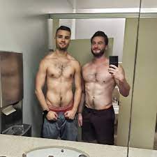 My boyfriend and I at the gym together 😊 : r/gaybrosgonemild