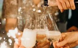 What are the 3 types of champagne glasses?
