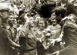 Пропагандна снимка: посрещане на съветската армия, септември 1944г. |  Изгубената България