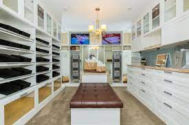 custom closets for homes of all sizes