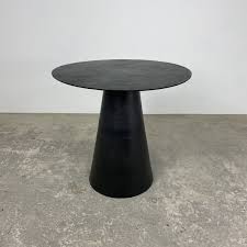 Round Black Aluminium Table Pieces