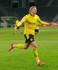 84 tir 86 for 56 déf. Dortmund Star Erling Haaland S 17 Year Old Cousin Tearing It Up In Norway With Staggering 64 Goals In 37 Matches