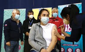 La vacuna ha sido probada, exitosamente, en estudios clínicos con 42,300 personas voluntarias en pakistán, rusia, arabia saudita, chile, argentina y méxico. Guko Au0umnftm