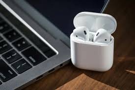 airpods in a diffe case to charge