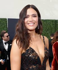 mandy moore dyes hair bright blonde for
