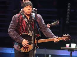 The legendary singer, 67, was joined by his e street band and lead guitarist steven van zandt on for an intimate gig at the picturesque rural setting of hanging rock, an. Little Steven Van Zandt On His Quarantine Radio Show Memories Of Watertown And The Future Of Live Music The Boston Globe