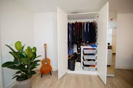 what is the standard closet depth