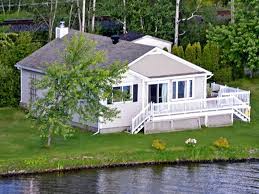 chalet a vendre estrie bord de l eau