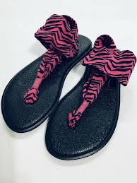 Sanuk Girls Yoga Sling Flip Flop Sandals Size 4 5 Pink Zebra