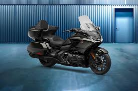 honda gold wing images colours