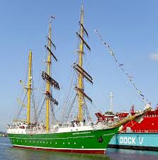 Das segelschiff nimmt außerdem in regelmäßigen abständen an jährlich stattfindenden maritimen. Alexander Von Humboldt Ii Wikiwand
