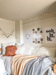 20 Cute And Trendy Neutral Dorm Room Ideas