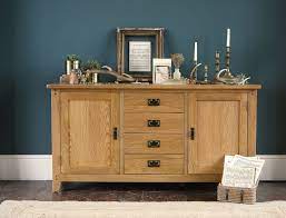 colours that go with oak furniture