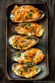 baked mussels with cheese and garlic