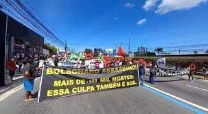 O presidente bolsonaro participou mais uma vez neste sábado (18) de uma manifestação em frente ao palácio do planalto contrária ao isolamento social. G4bvrtp0qhwdqm