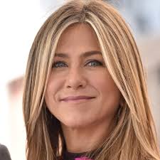Promotional portrait of american actor jennifer aniston for the television series, 'friends,' c. Jennifer Aniston On Her Go To Friends Lipstick Hollywood After 50 And The One Thing She D Ban From Tabloids Glamour