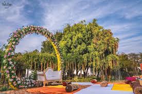 Perhaps, you might want to decorate your wedding invitations with a quote from this famous indian writer? 14 Best Stage Decoration Ideas For Indian Weddings The Urban Guide