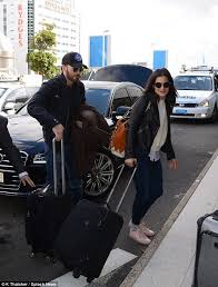 Chris evans drunk af at the age of ultron premiere. Chris Evans Spotted At Sydney Airport With New Girlfriend Jenny Slate Chris Evans Jenny Slate Chris Evans Girlfriend