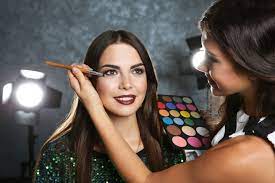 makeup artist to correct your beauty