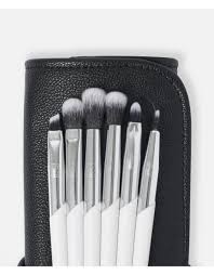 by beauty bay makeup brushes in
