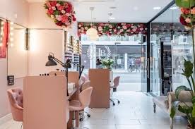nail bar and beauty rooms in london