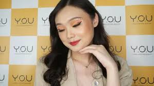 tutorial makeup mata yang menarik
